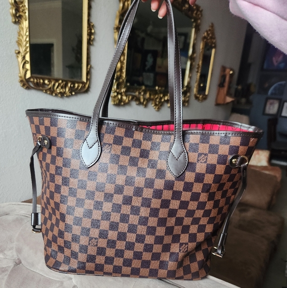 Authentic LV Neverfull MM - Picture 4 of 9